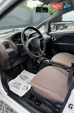 Хэтчбек Citroen C-Zero 2011 в 