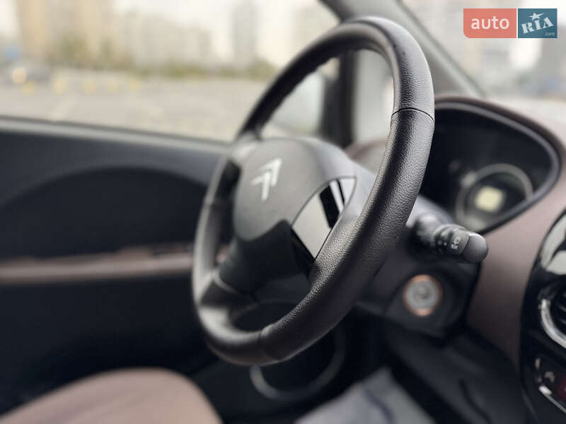 Хетчбек Citroen C-Zero 2017 в Києві