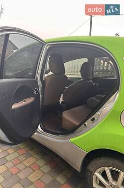 Хэтчбек Citroen C-Zero 2011 в 