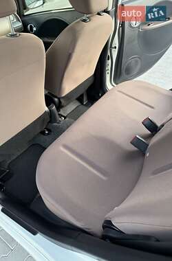 Хэтчбек Citroen C-Zero 2014 в 