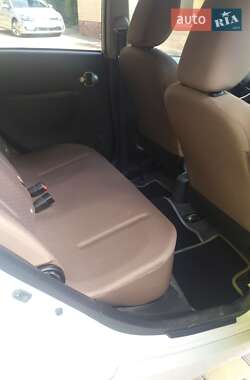 Хэтчбек Citroen C-Zero 2012 в 