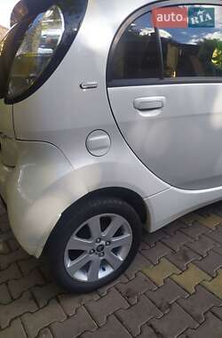 Хэтчбек Citroen C-Zero 2012 в 
