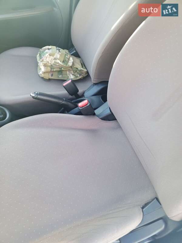 Хэтчбек Citroen C-Zero 2012 в Каменке-Бугской