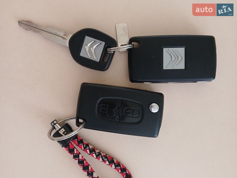 Хетчбек Citroen C-Zero 2011 в Рівному фото 66 Хетчбек Citroen C-Zero 2011 в Рівному