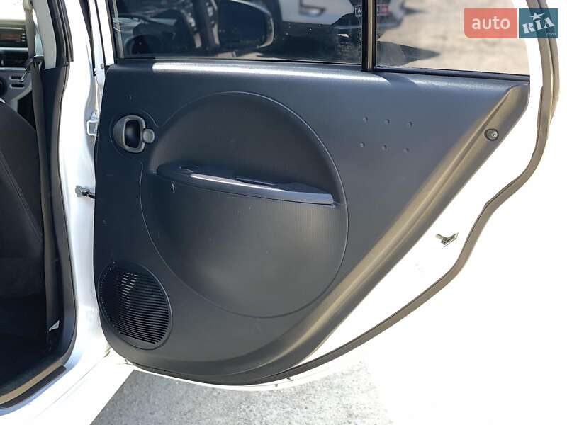 Хэтчбек Citroen C-Zero 2013 в Виннице