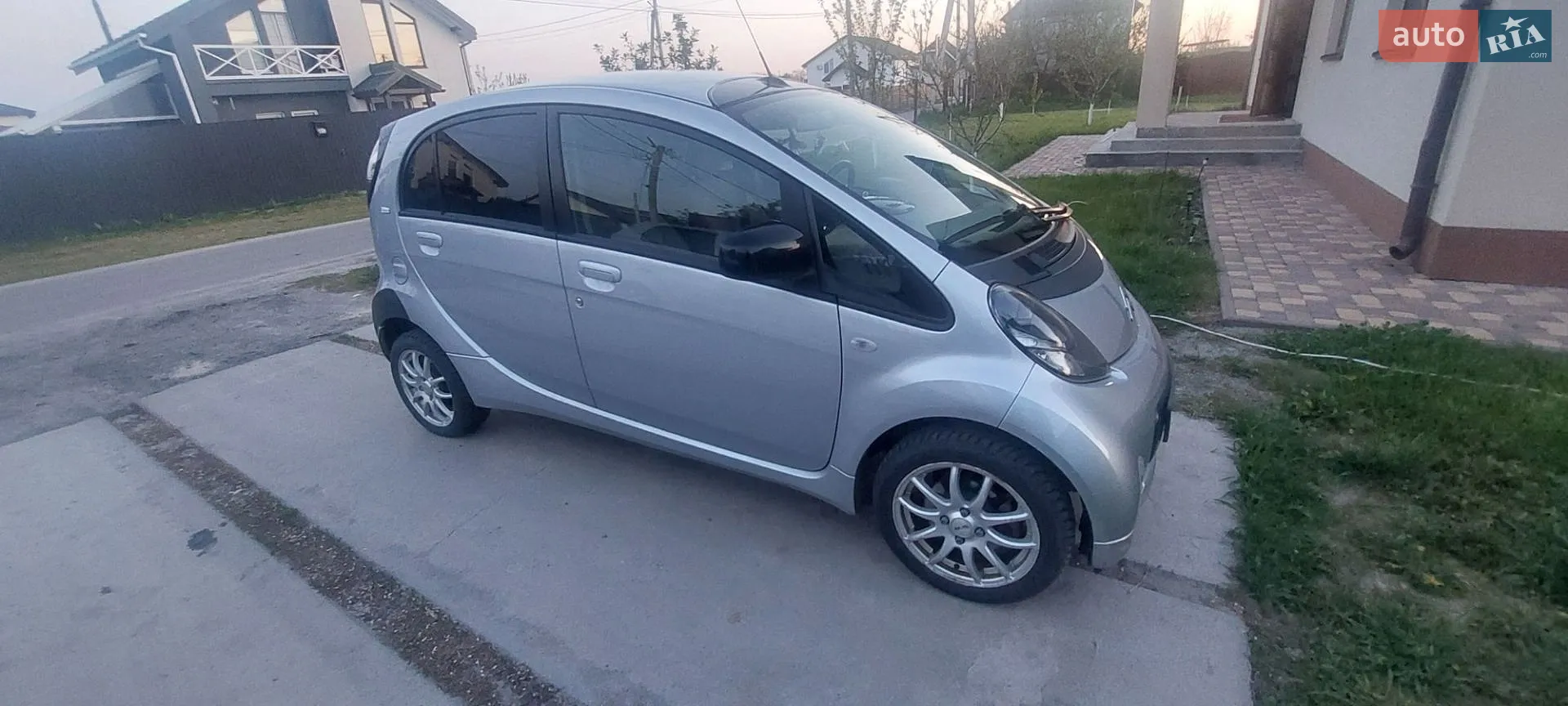 2010 Citroen C-ZERO - мініатюра 8