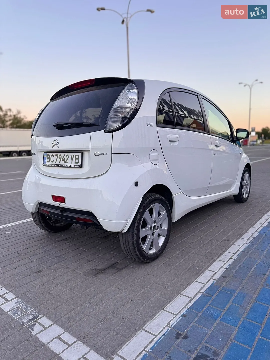 2011 Citroen C-ZERO - мініатюра 11