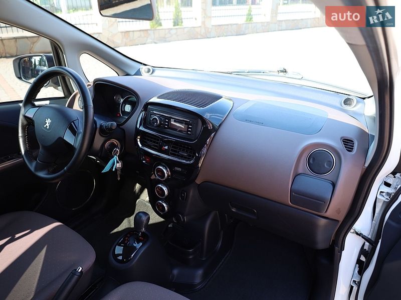 Хэтчбек Citroen C-Zero 2015 в Самборе
