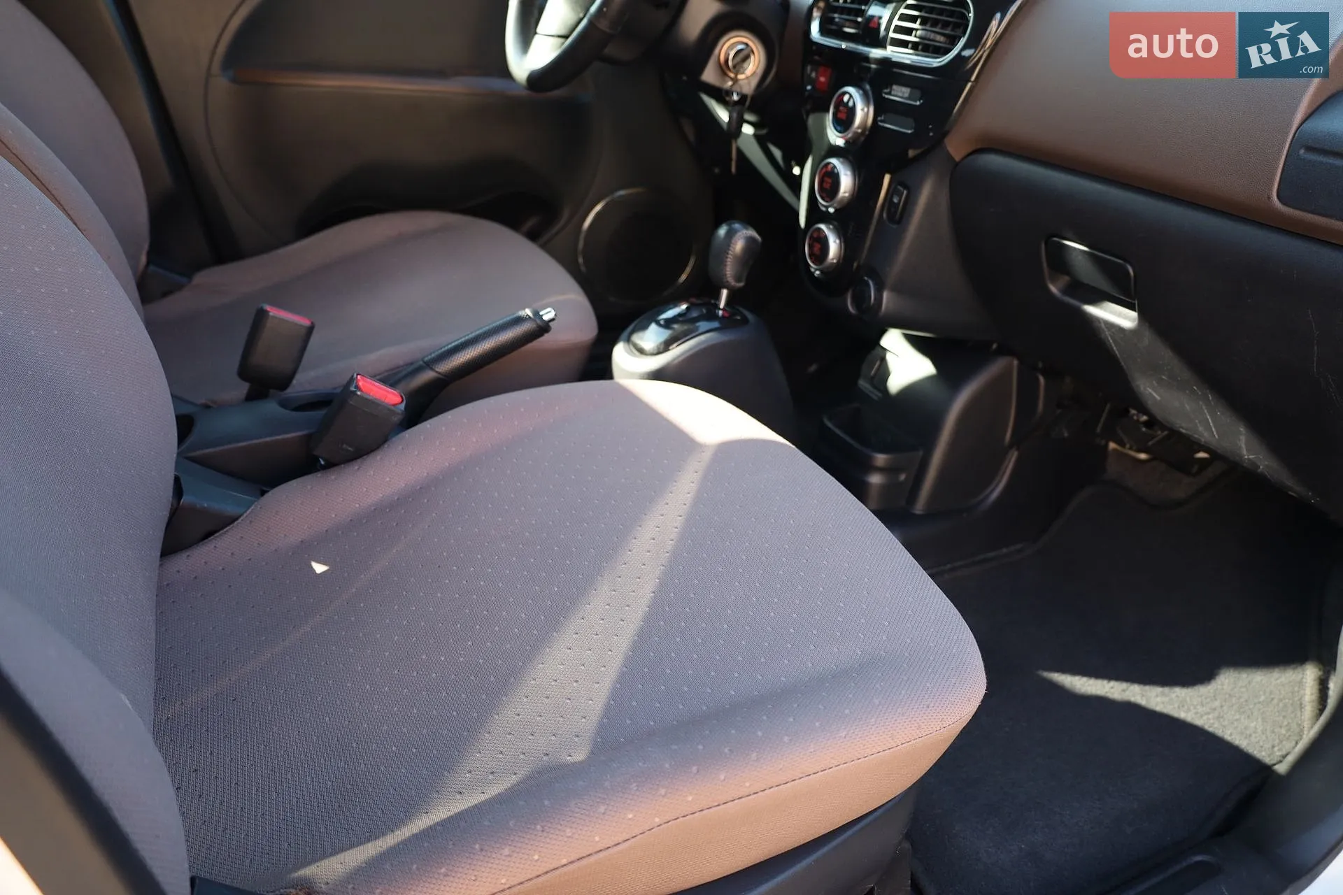 2011 Citroen C-ZERO - мініатюра 38