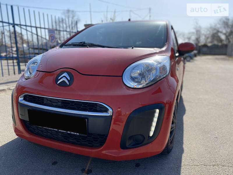 Хетчбек Citroen C1 2012 в 