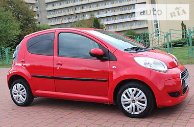 Хэтчбек Citroen C1 2011 в 