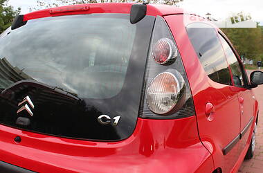 Хэтчбек Citroen C1 2011 в 