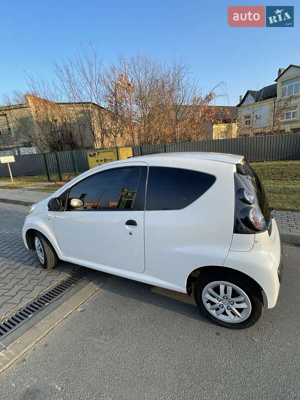 Хетчбек Citroen C1 2011 в Чернівцях
