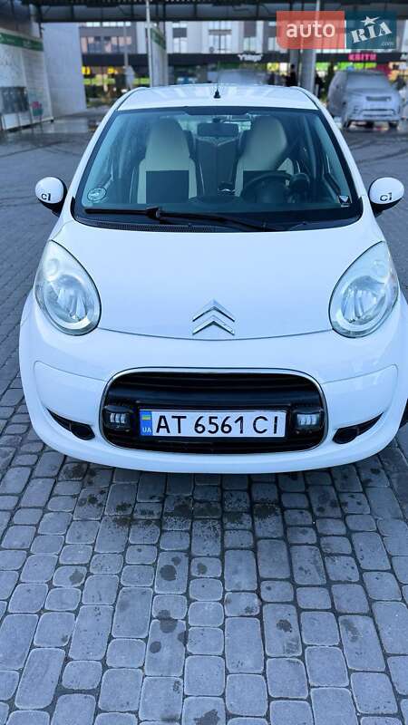 Хэтчбек Citroen C1 2009 в 