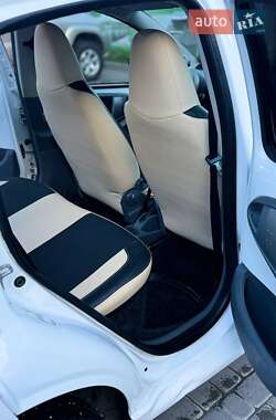 Хэтчбек Citroen C1 2009 в 