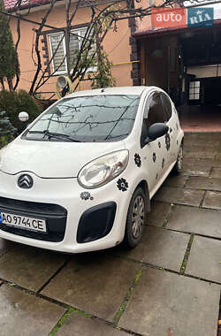 Хэтчбек Citroen C1 2012 в Тячеве