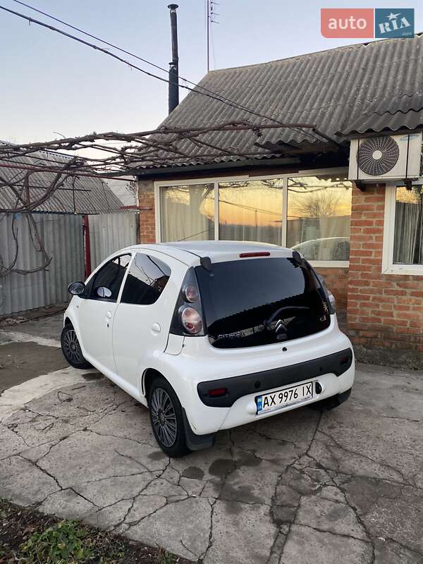 Хэтчбек Citroen C1 2013 в Краснограде фото 3 Хэтчбек Citroen C1 2013 в Краснограде