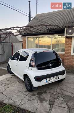 Хэтчбек Citroen C1 2013 в 