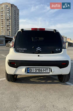 Хэтчбек Citroen C1 2010 в 