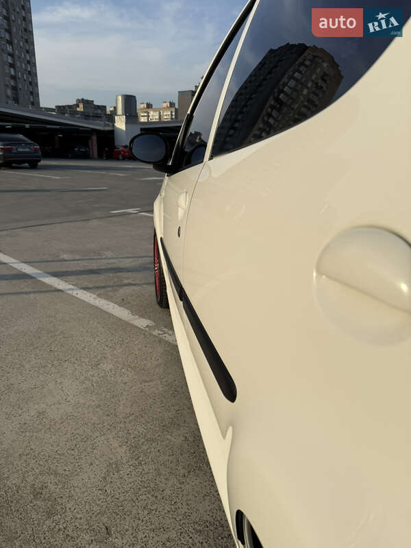 Хэтчбек Citroen C1 2010 в Киеве