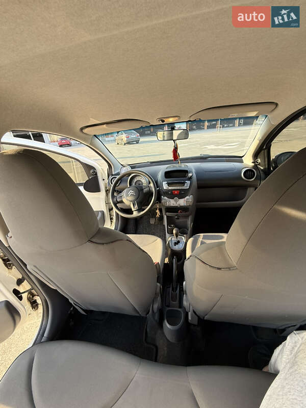 Хэтчбек Citroen C1 2010 в Киеве