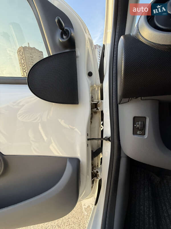 Хэтчбек Citroen C1 2010 в Киеве