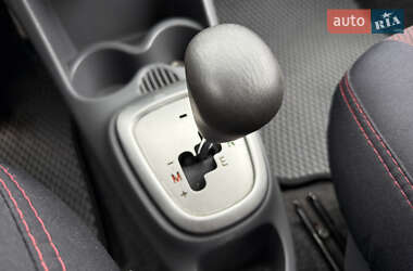 Хэтчбек Citroen C1 2006 в 