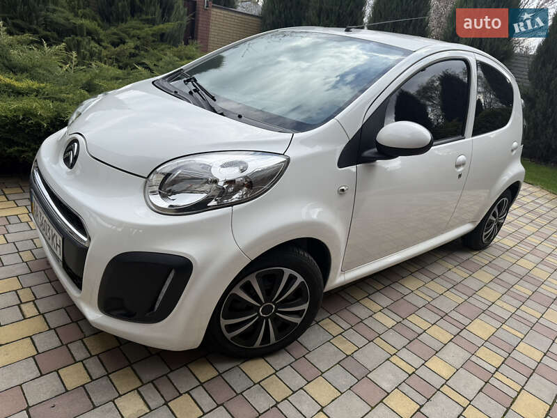 Хэтчбек Citroen C1 2013 в 