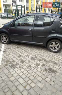 Хэтчбек Citroen C1 2006 в 