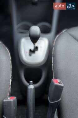 Хэтчбек Citroen C1 2011 в 