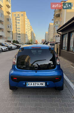 Хэтчбек Citroen C1 2013 в 