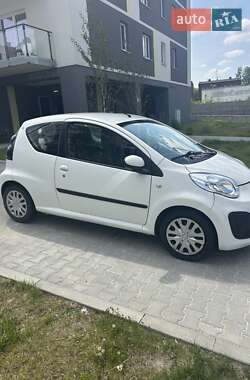 Хэтчбек Citroen C1 2012 в 