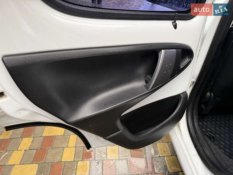 Хетчбек Citroen C1 2013 в Дніпрі