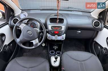 Хэтчбек Citroen C1 2013 в 