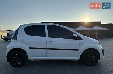 Хэтчбек Citroen C1 2014 в 