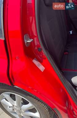 Хэтчбек Citroen C1 2011 в 