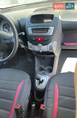 Хэтчбек Citroen C1 2011 в 