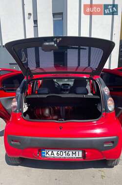 Хэтчбек Citroen C1 2011 в 