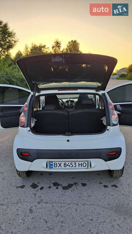 Хетчбек Citroen C1 2012 в Хмельницькому