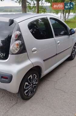 Хэтчбек Citroen C1 2011 в 