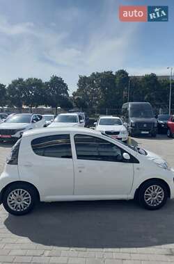 Хэтчбек Citroen C1 2013 в 