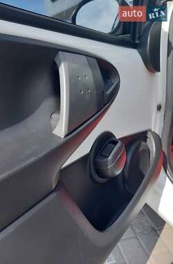 Хэтчбек Citroen C1 2013 в 