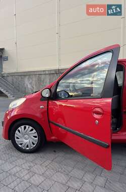 Хэтчбек Citroen C1 2006 в 