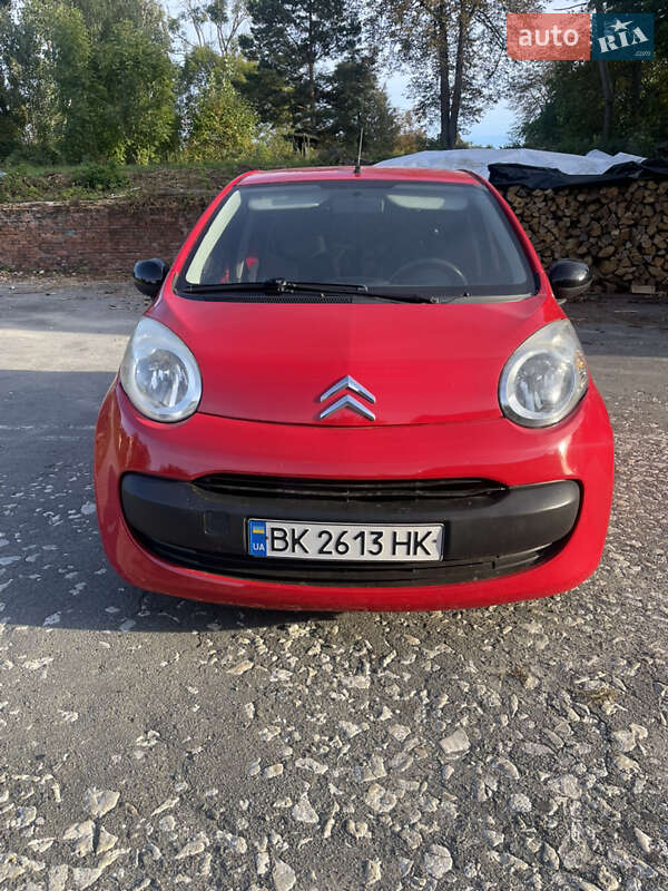 Хэтчбек Citroen C1 2006 в 