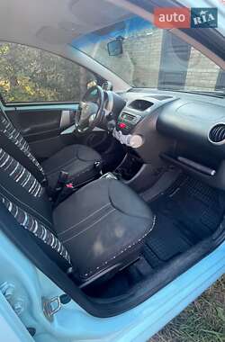 Хэтчбек Citroen C1 2012 в 