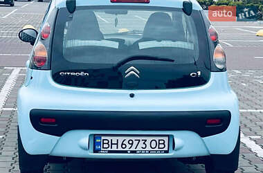 Хэтчбек Citroen C1 2013 в 