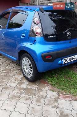 Хэтчбек Citroen C1 2012 в 