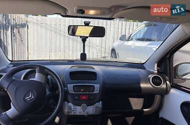 Хэтчбек Citroen C1 2013 в 