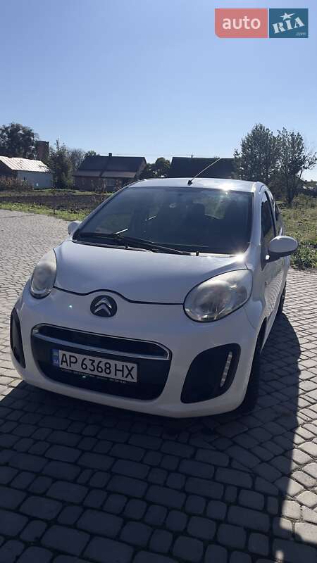 Хэтчбек Citroen C1 2013 в 