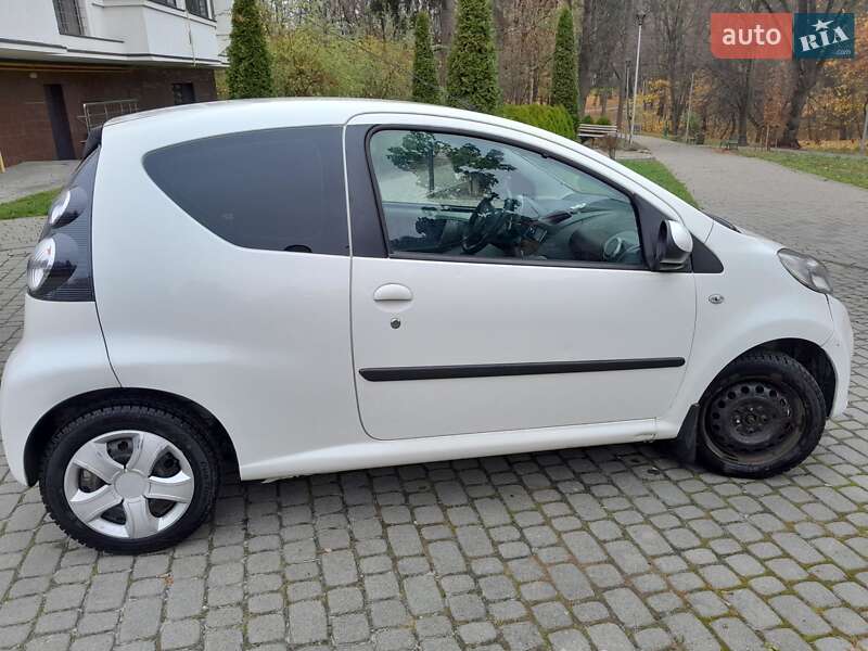 Хэтчбек Citroen C1 2011 в Львове